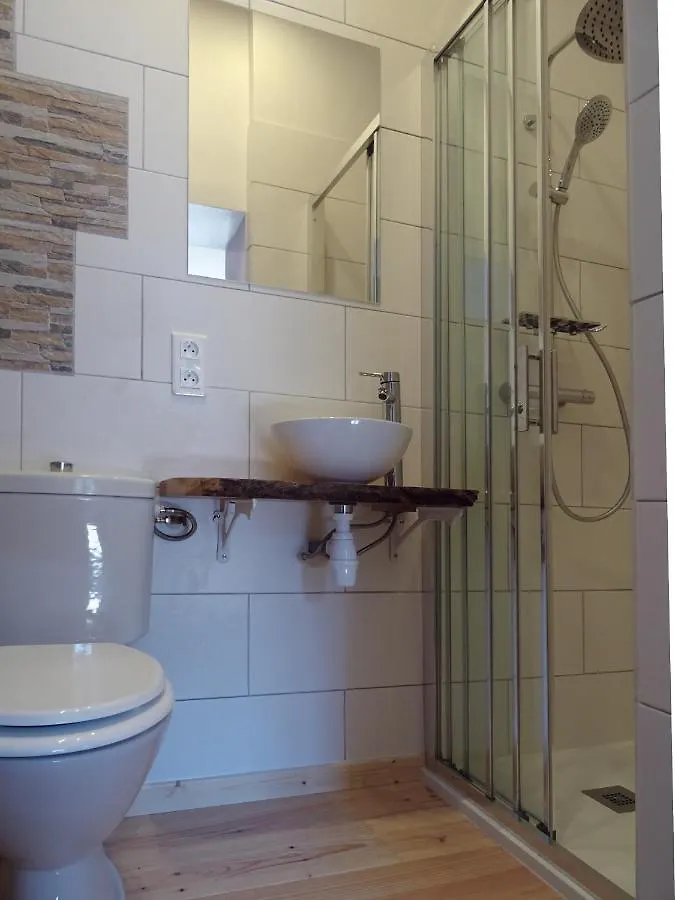 Les Trois Hiboux Bed & Breakfast Crespin